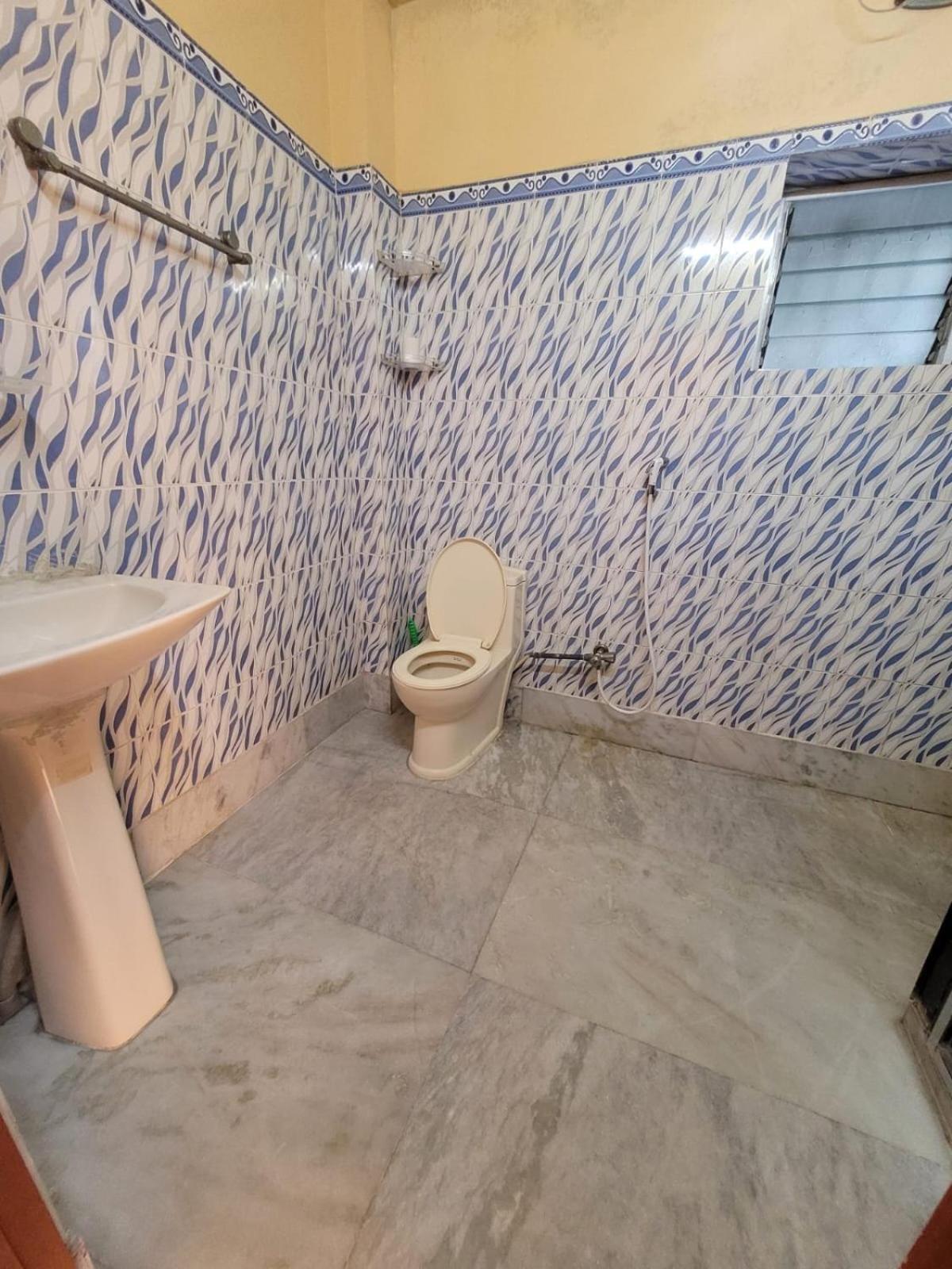 Apartment 4 Bedroom 3 Bathroom Fully Ac Private Flat Up To 14 People *